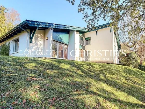 À vendre Ciboure - Villa sur un terrain de 2 000 m²