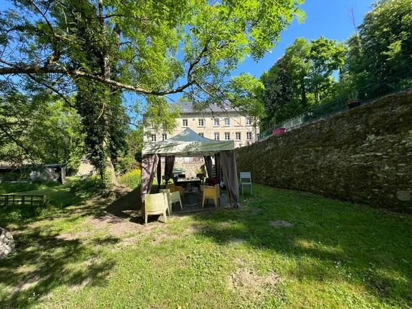 DUVY/CREPY EN VALOIS (60) Ancien moulin du XIIIe siècle - 600 m² habitables - 7000 m² de terrain -