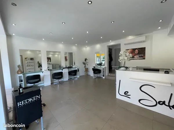 Murs commerciaux -salon de coiffure-bonne rentabilite