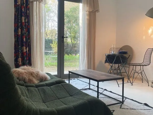 Appartement T2 rénové et lumineux avec jardin et parking 🌞