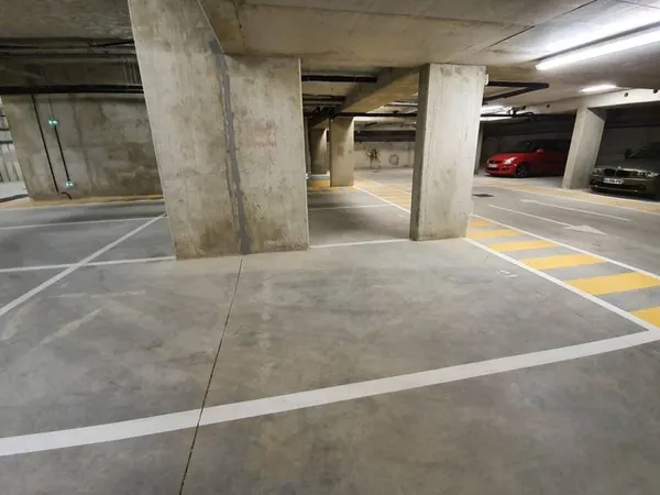 Parking 14 m²