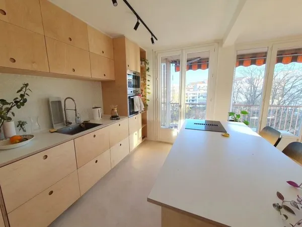 Appartement rénové avec balcon - T3/T4 - 86 m²