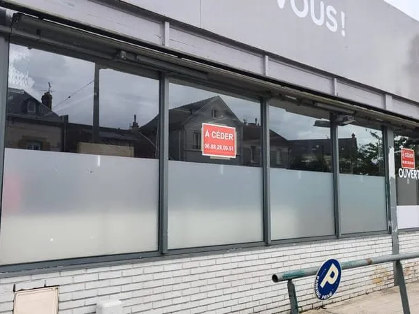 Local commercial 150 m²