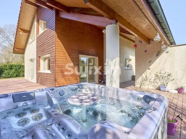 Splendide maison familiale à 9 min à pied de la douane et des TPG