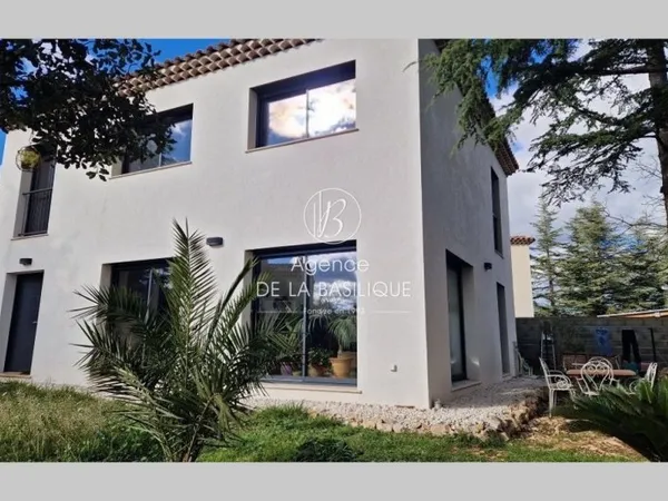 Villa 5 pièces 145 m²