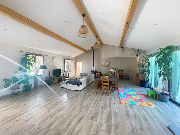 Maison 5 pièces 203 m²