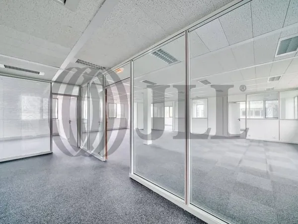 Bureaux 920 m²