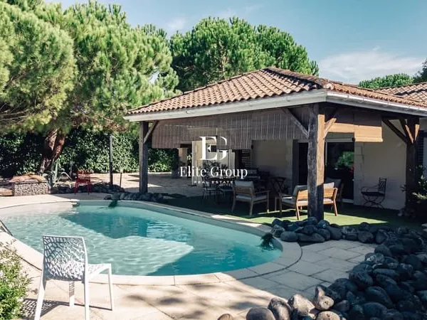 À VENDRE MAISON DE PLAIN-PIED SUR CHATEAUNEUF - 5 PIÈCES -130 M²
