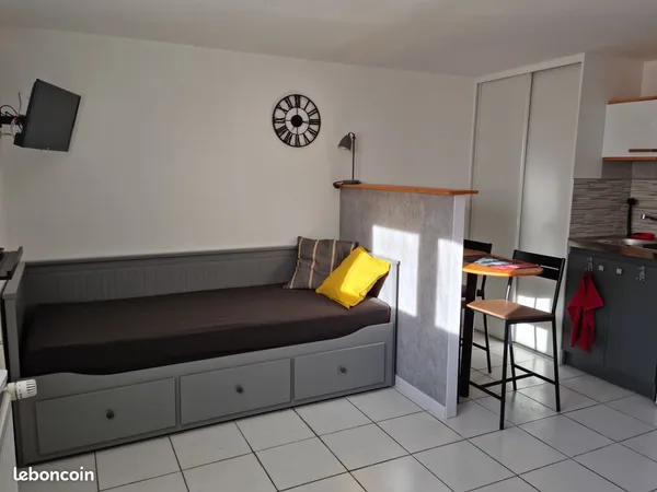 Chambre meublee