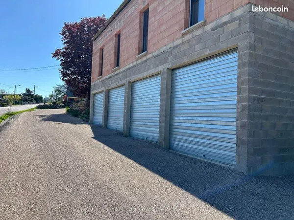 A louer : garages à Houdelmont