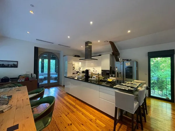 Maison 8 pièces 294 m²