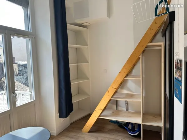 Rare : studio refait à neuf en hypercentre