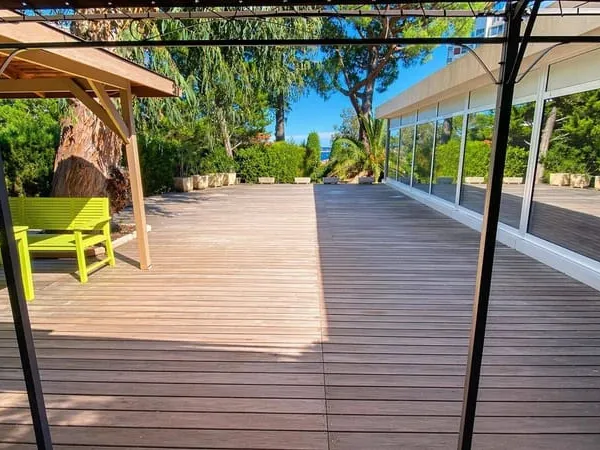 Local commercial 17 pièces 316 m²