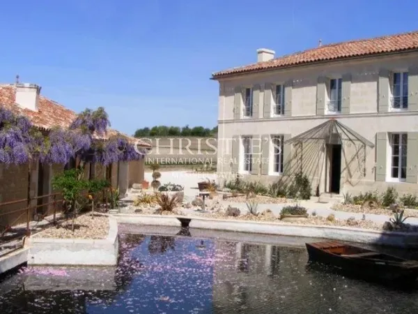 Magnifique Propriété avec Maison de Maître, Moulin et Gîtes