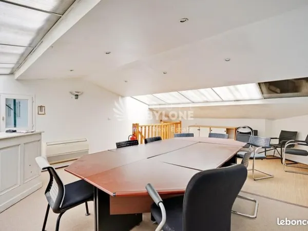 Bureaux 235 m²