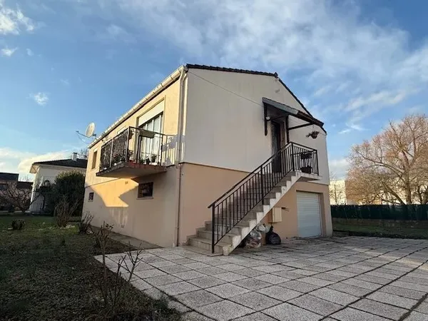 TALANGE: Maison F6 au Calme avec jardin clos.