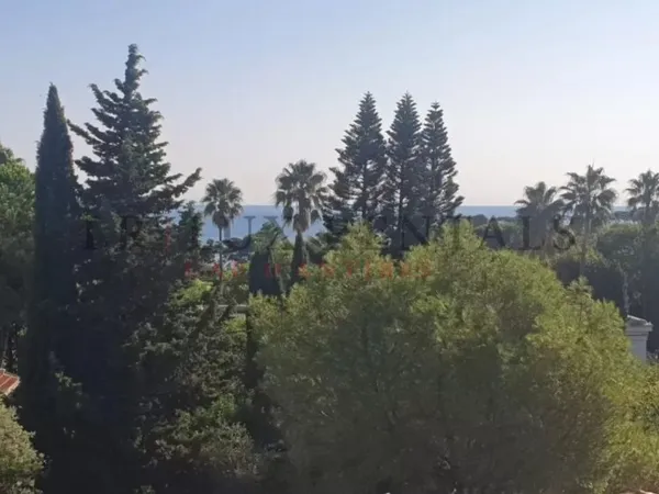 Cap d'Antibes - Superbe 3 Pièces avec Vue Mer à Deux Pas des Plages de la Garoupe