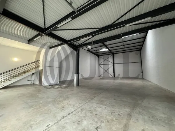 Local d'activité 1999 m²