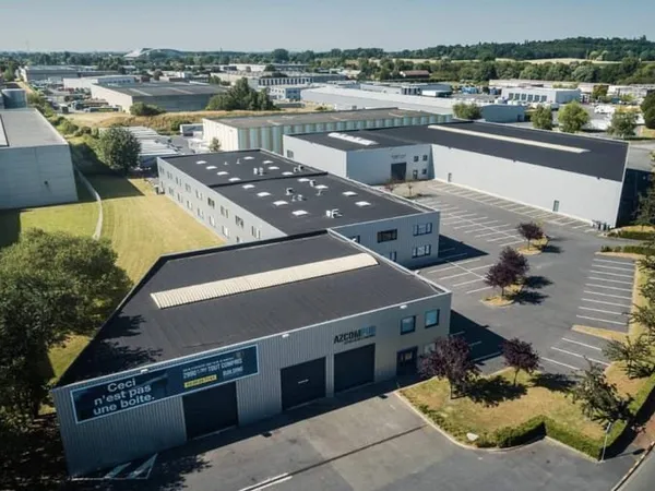 Entrepôt 2800 m²