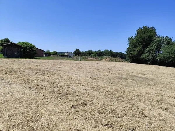 Terrain 1754 m²
