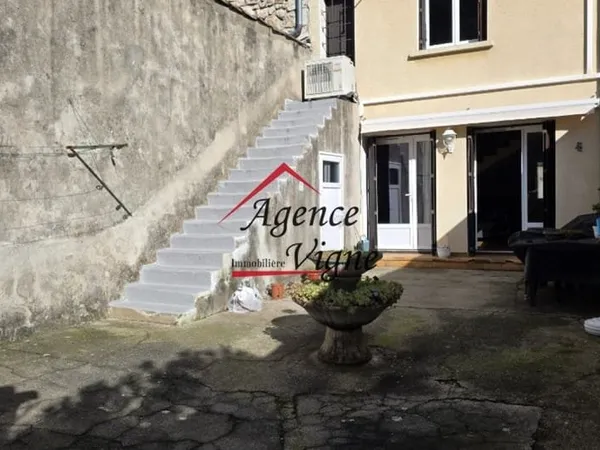 Agréable maison de ville prête à vivre