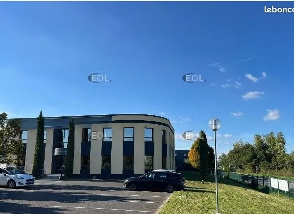 Local bureaux 1 860 m²