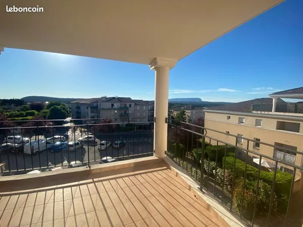 Appartement T2 meublé Venelles