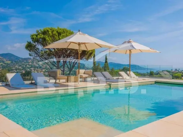 Villa 6 pièces 210 m²