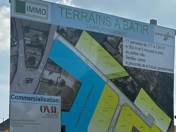 Terrain constructible 725 m2 viabilise