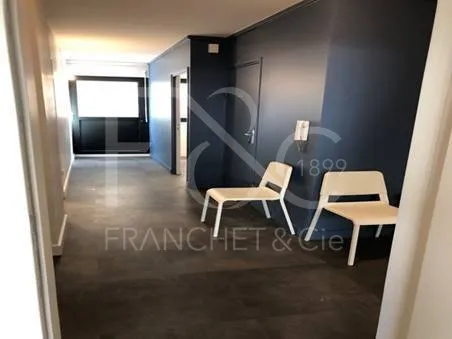 Local professionnel - rue Duguesclin Lyon 3ème