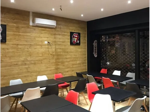 Local commercial 181 m²