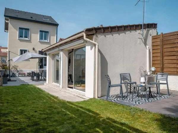 Maison de 6 pièces de 137 m² au sol à Antony