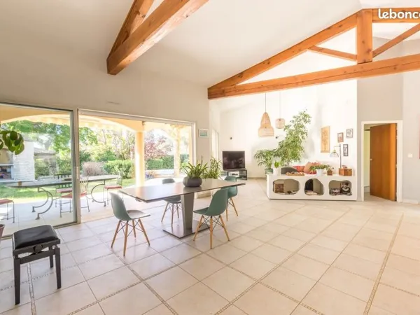 Maison 7 pièces 200 m²