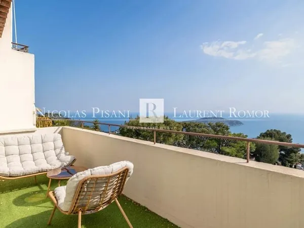 A VENDRE - VILLEFRANCHE-SUR_MER - VUE MER - PISCINE - DEUX GARAGES