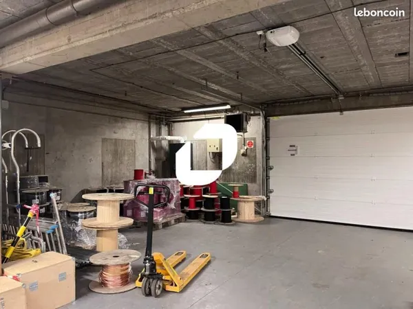Local d'activité 412 m²