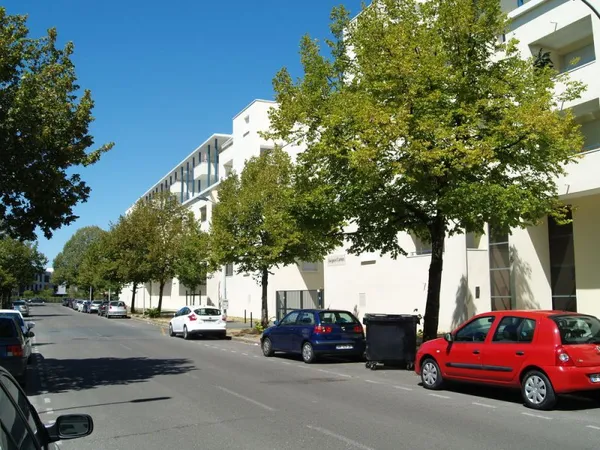 Parking Place Ravezies équipé vehicule éiectrique