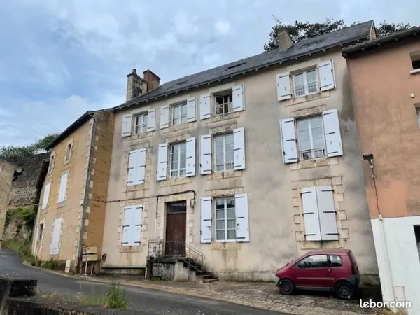 Ensemble immobilier 26 pièces 310 m²