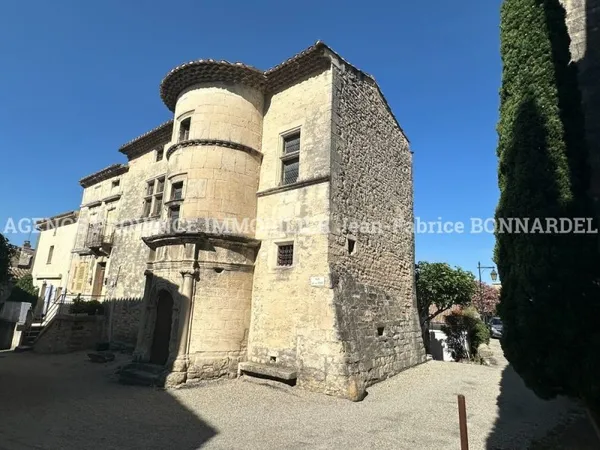 Maison 7 pièces 412 m²