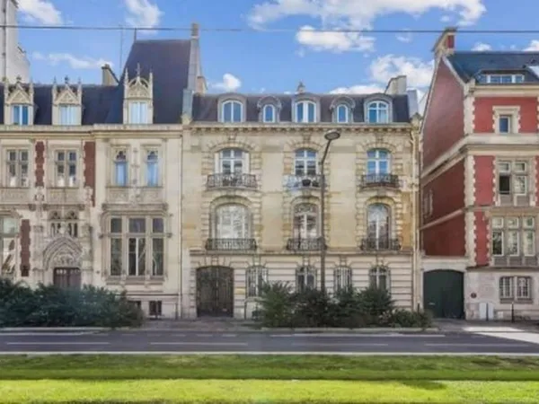 Bureaux 180 m²