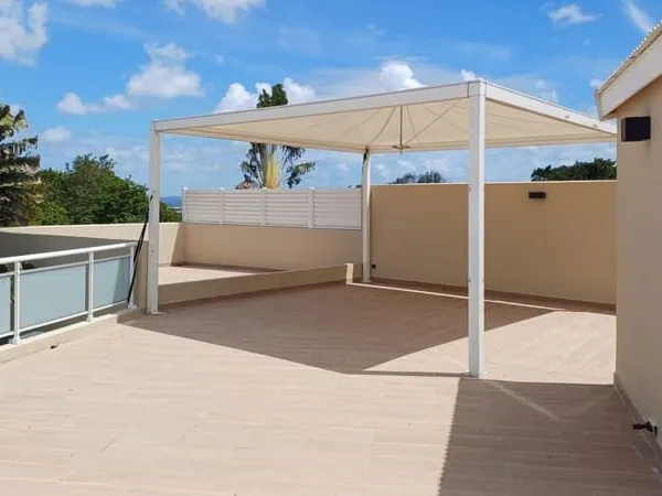 Location T4 avec sa Magnifique terrasse- 2150 euros- Charges eau et électricité non comprises.