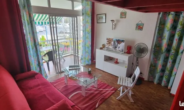 Studio mezzanine vue marina exceptionnelle
