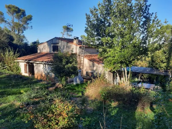 VILLA DE TYPE T3 en campagne