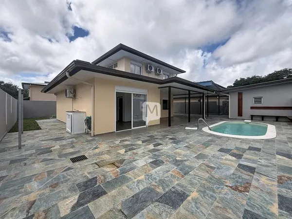 DPT GUYANE, à vendre REMIRE-MONTJOLY maison T4 de 93 m2 avec piscine sur un terrain de 414 m2