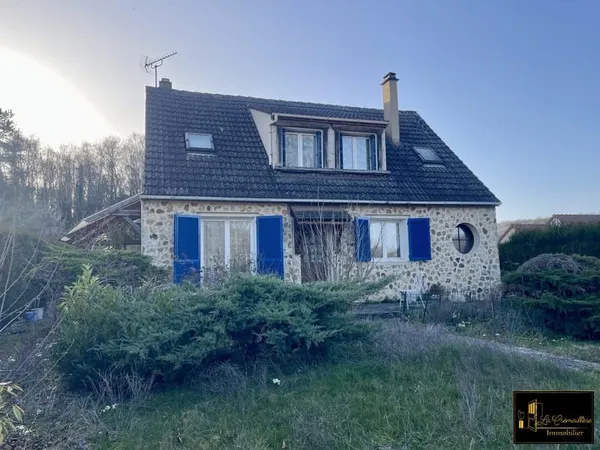 Maison familiale de 130 m² hab édifiée sur Sous-sol total à