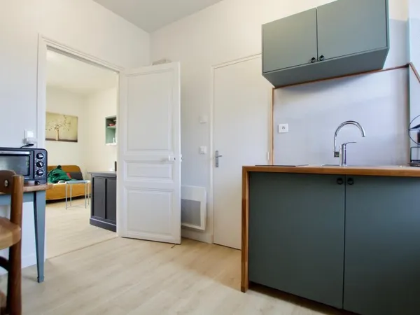 QUARTIER PARAME / PROCHE LYCÉES ET COMMERCES