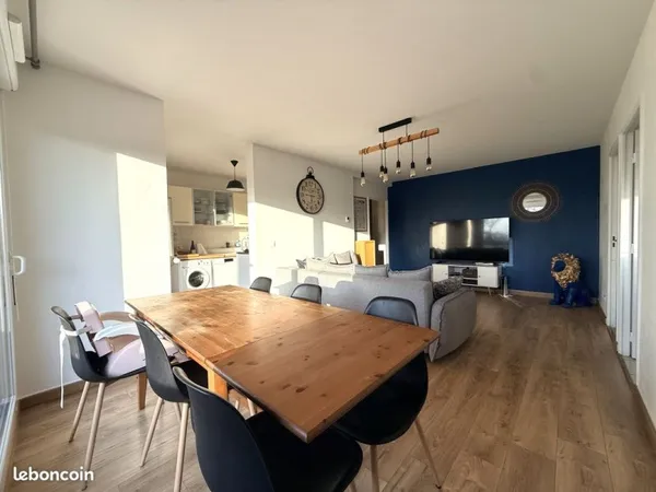 Meyzieu - Appartement T3 de 65m² sans vis à vis avec terrasse - Résidence agréable avec piscine