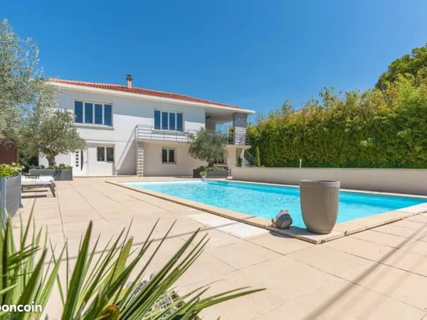 Maison 7 pièces 188 m²