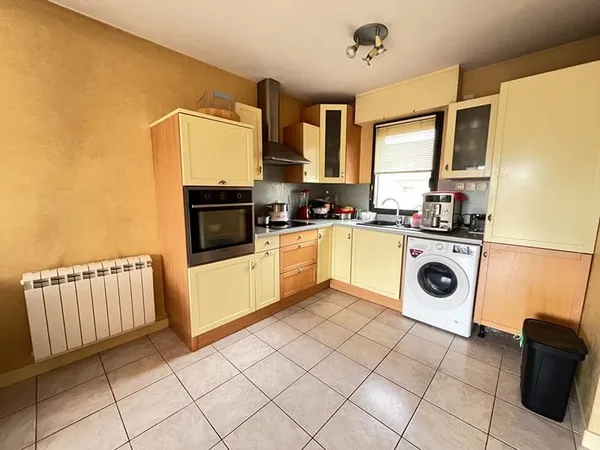 Investissement locatif CHARTRES-DE-BRETAGNE - Appartement 3 pièces duplex - 53m2 (60m2 au sol) - Ter