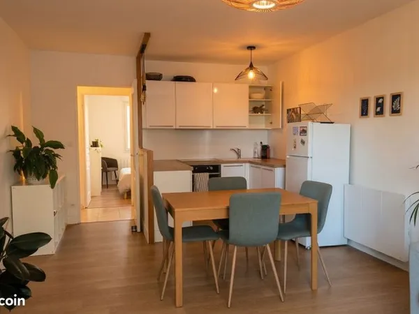 Nantes République - T2 de 45 m² avec parking privatif, ascenseur, calme et lumineux