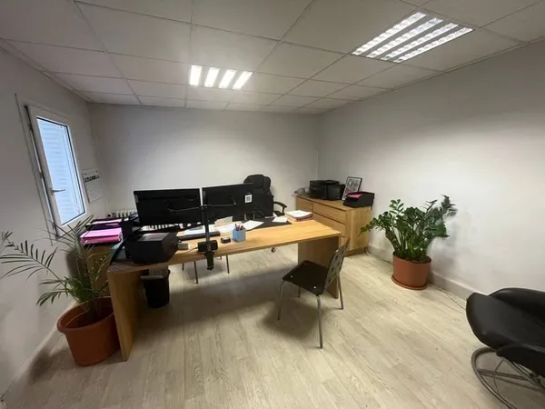 Local commercial 145 m²